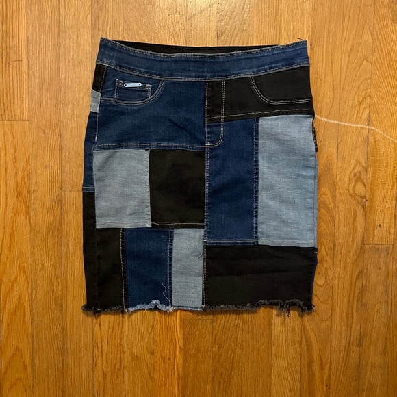 Coco + Carmen OMG Patchwork Denim Skirt - Picture 4 of 6